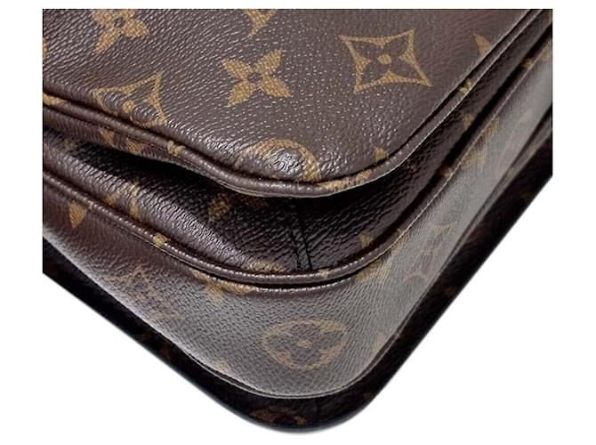 Louis Vuitton Pochette Metis Nero - vista 7