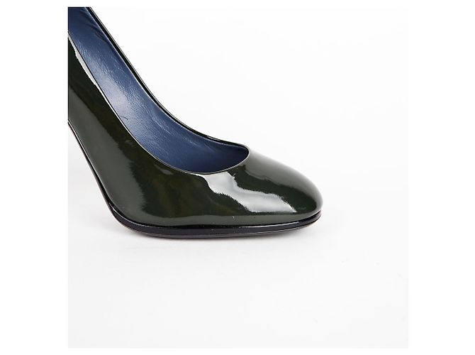 Saint Laurent Grüne Pumps aus Lackleder - Ansicht 4