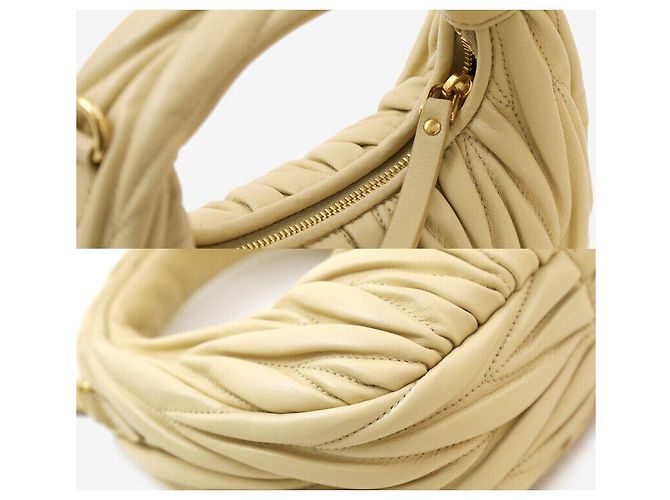 Miu Miu Borsa Hobo Mini in pelle nappa SOLA - vista 7