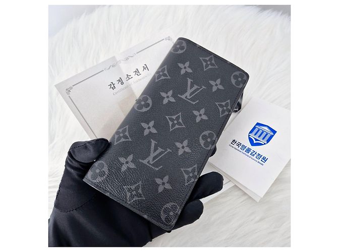 Louis Vuitton Eclipse Monogram Brazza Wallet Black - view 3