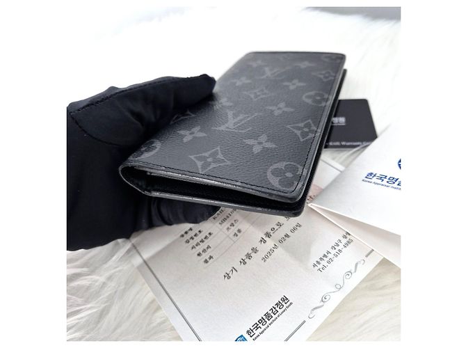 Louis Vuitton Eclipse Monogram Brazza Wallet Black - view 5