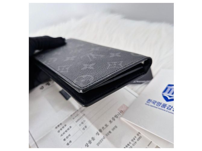 Louis Vuitton Eclipse Monogram Brazza Wallet Black - view 6