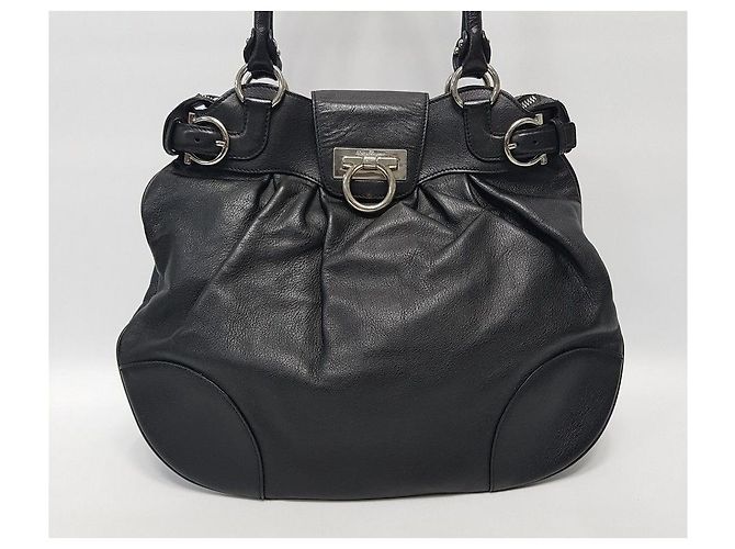 Salvatore Ferragamo Bolsa de ombro com detalhe Gancini Preto - vista 2