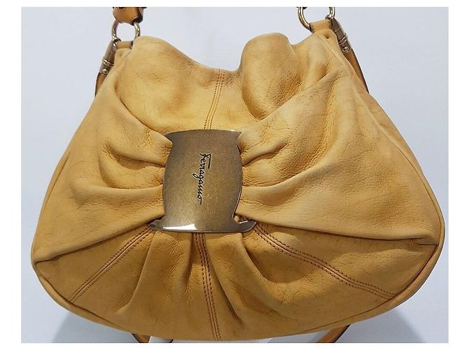 Salvatore Ferragamo Bolsa de ombro em couro nubuck com decoração de marca Marrom - vista 3