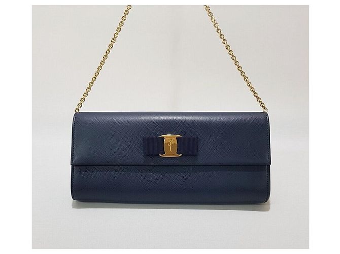 Salvatore Ferragamo Borsa a tracolla con catena Clutch in Navy Blu - vista 2
