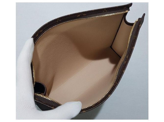 Louis Vuitton Pochette Toilett Clutch Bag Marrone - vista 8