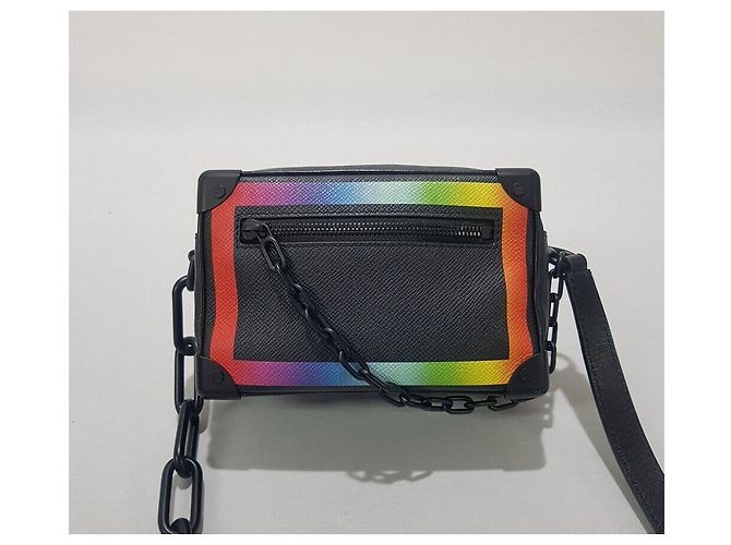 Louis Vuitton Mini borsa a tracolla Soft Trunk Taiga Rainbow Argento - vista 2