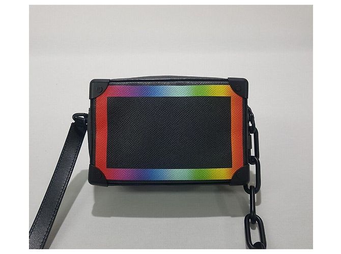 Louis Vuitton Mini borsa a tracolla Soft Trunk Taiga Rainbow Argento - vista 4