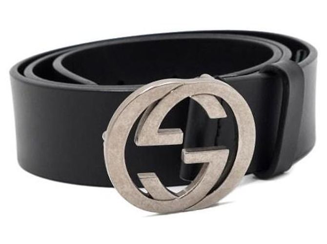 Gucci Cinturón para hombre de cuero negro con logotipo entrelazado - vista 3