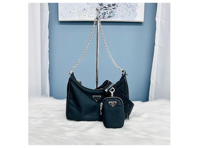 Saffiano Prada Borsa a tracolla Hobo Re-edition Tesuto Crossbody Nero - vista 2