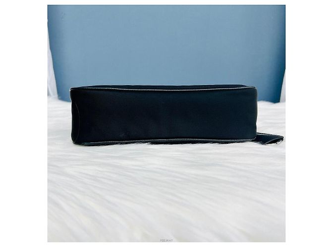 Saffiano Prada Borsa a tracolla Hobo Re-edition Tesuto Crossbody Nero - vista 5