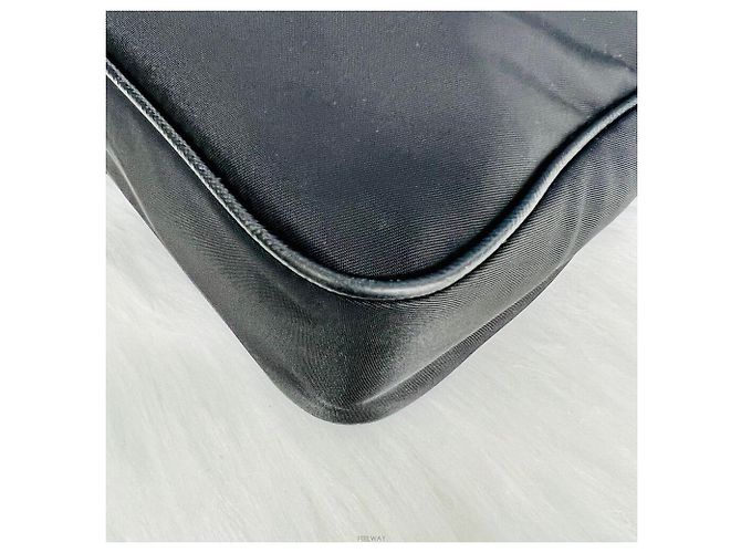 Saffiano Prada Borsa a tracolla Hobo Re-edition Tesuto Crossbody Nero - vista 7