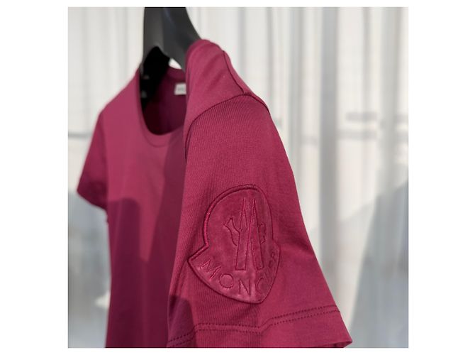 Moncler Kurzärmeliges T-Shirt mit Samtpatch Rot - Ansicht 2