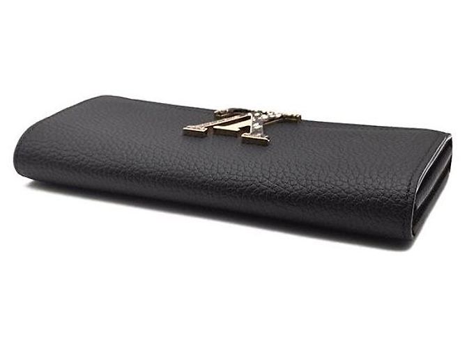 Louis Vuitton Carteira Capucines em Python Preto - vista 4