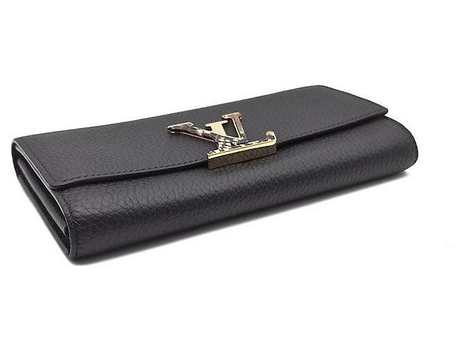 Louis Vuitton Carteira Capucines em Python Preto - vista 5