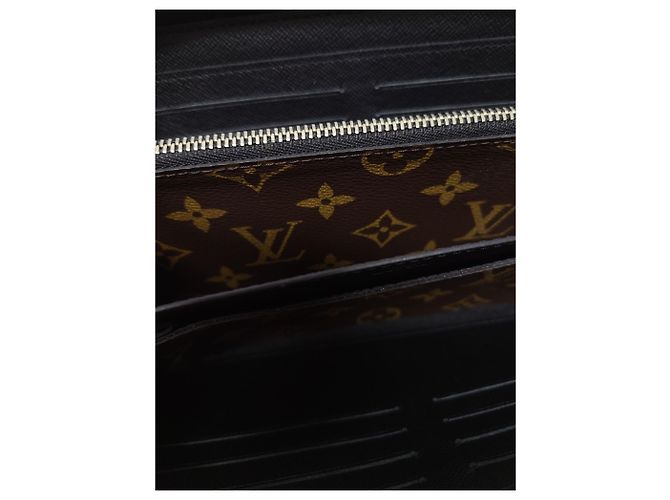 Louis Vuitton Monogram Zippy Wallet Brown - view 4