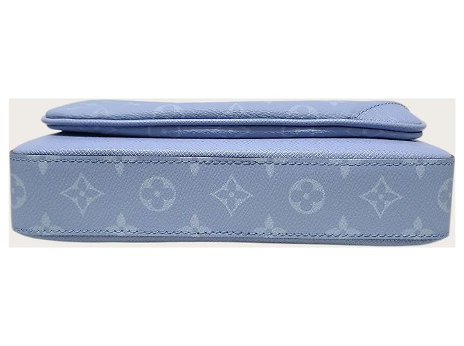Louis Vuitton Borsa Messenger Monogram Trio Blu - vista 6