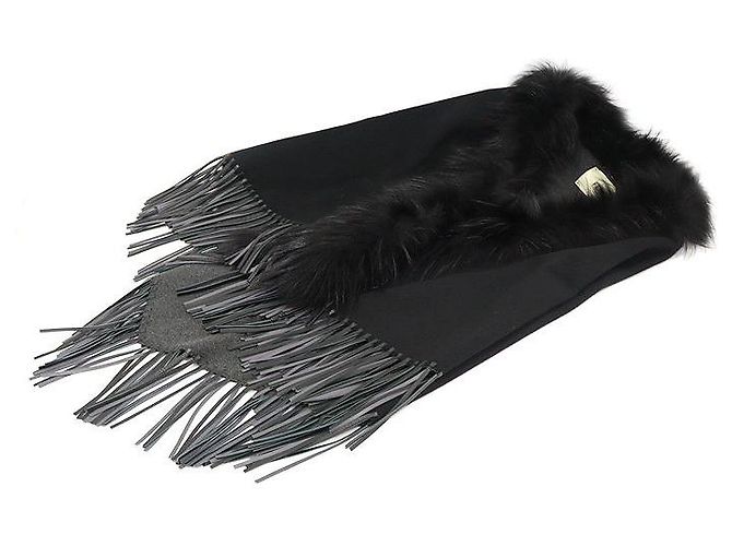 Fendi Poncho Cape in lana e cashmere nero con pelliccia di volpe Marrone - vista 2