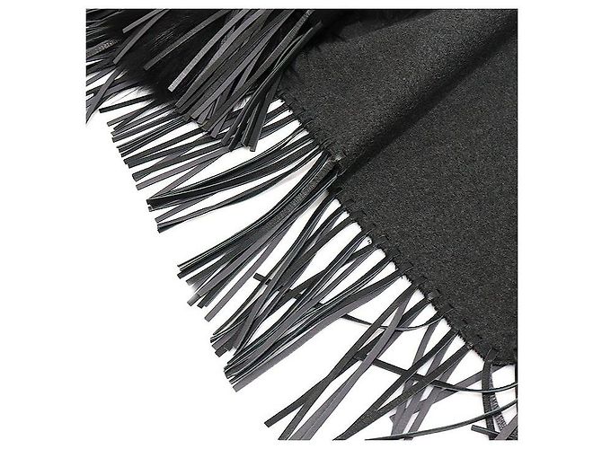 Fendi Poncho Cape in lana e cashmere nero con pelliccia di volpe Marrone - vista 5
