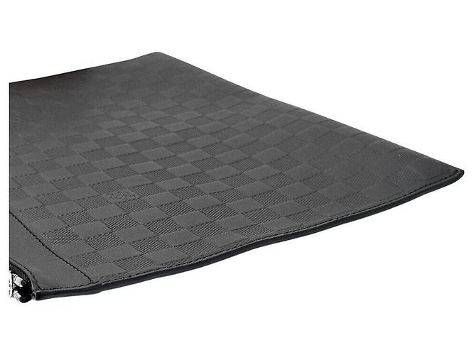 Louis Vuitton Pochette Damier Infinity Discovery GM Nero - vista 3