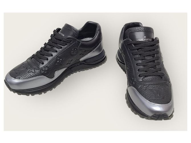 Louis Vuitton Sneakers Runaway in pelle Trousseau nero e argento - vista 3