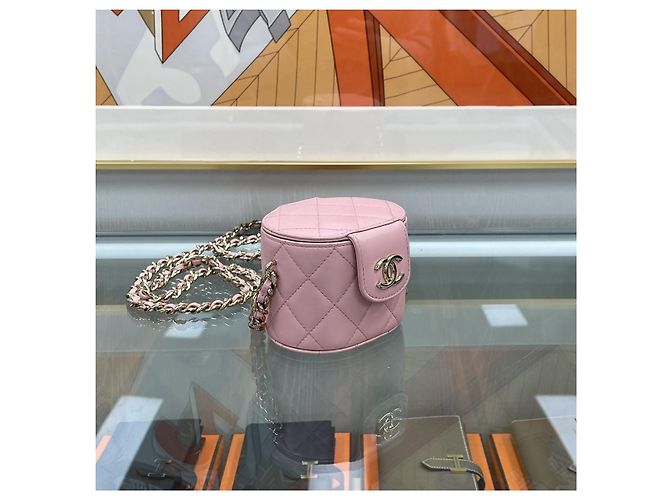 Vanity Chanel Beauty case per trucco rosa elegante con catena dorata - vista 4