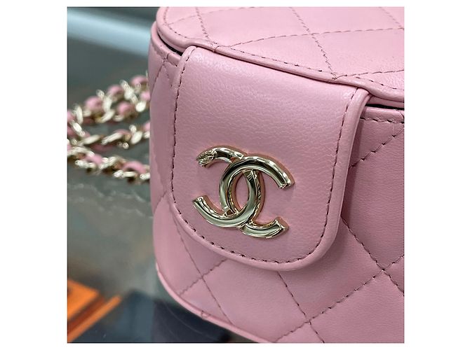 Vanity Chanel Beauty case per trucco rosa elegante con catena dorata - vista 6