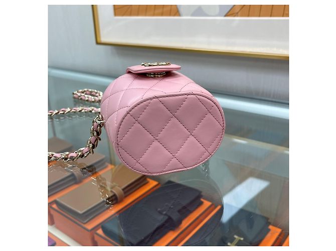 Vanity Chanel Beauty case per trucco rosa elegante con catena dorata - vista 7