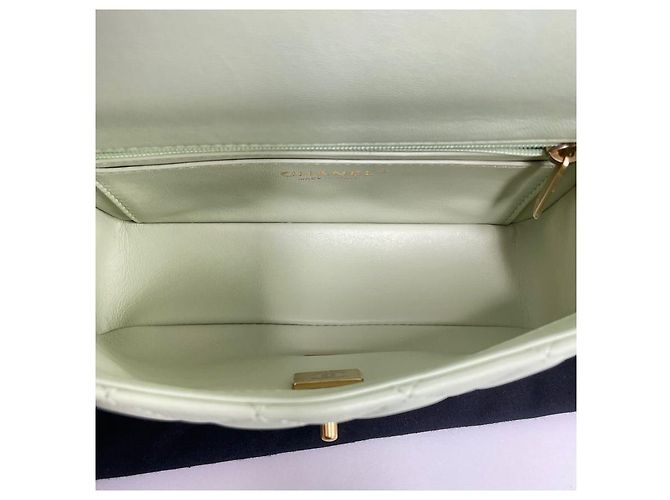 Chanel Mini bolsa transversal Classic Golden Ball em pele de cordeiro Verde - vista 8