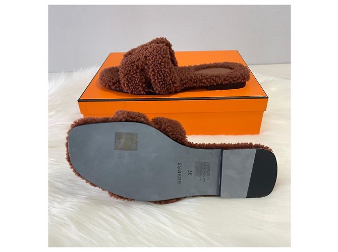 Hermès Sandali Oran in shearling Gold Rosso - vista 6