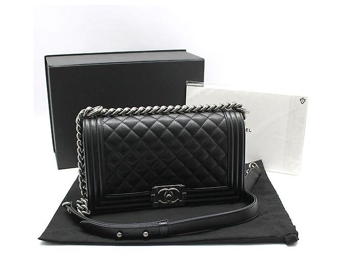 Chanel Borsa a tracolla Internal Chip/ Black Caviar Boy Bag Medium Nero - vista 2