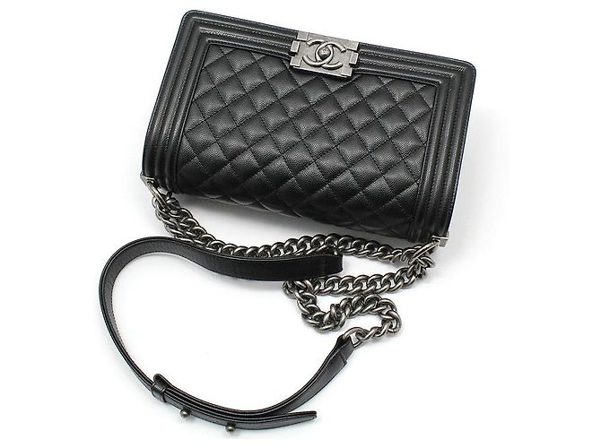 Chanel Borsa a tracolla Internal Chip/ Black Caviar Boy Bag Medium Nero - vista 3