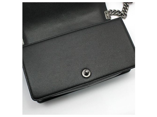 Chanel Borsa a tracolla Internal Chip/ Black Caviar Boy Bag Medium Nero - vista 7