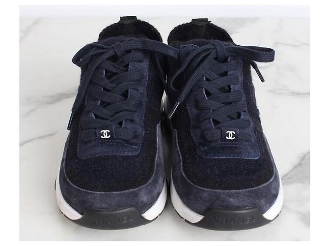 Chanel Sneaker in maglia e scamosciato blu navy - vista 4
