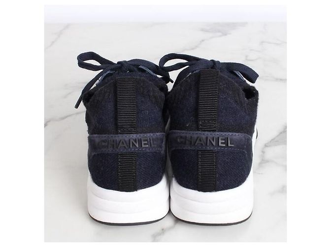 Chanel Sneaker in maglia e scamosciato blu navy - vista 5