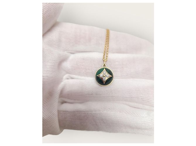 Louis Vuitton Collana con pendente a fiore in malachite e oro giallo e diamanti - vista 3