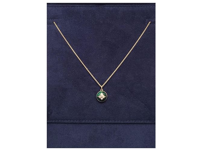 Louis Vuitton Collana con pendente a fiore in malachite e oro giallo e diamanti - vista 6
