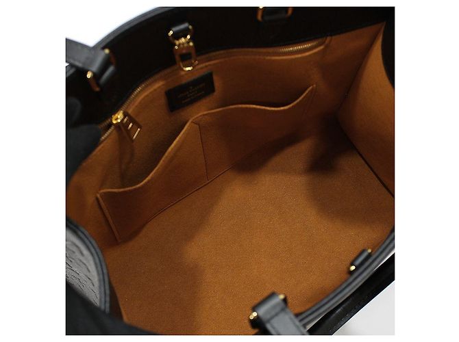 Louis Vuitton Borsa a Spalla Monogram Empreinte OnTheGo MM Nero - vista 11