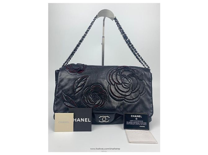 Chanel Bolsa de ombro com corrente em pele de cordeiro prateada Camellia Series - vista 5