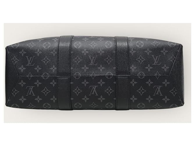 Louis Vuitton Borsa Weekend Eclipse Monogram Crossbody Nera Nero - vista 7