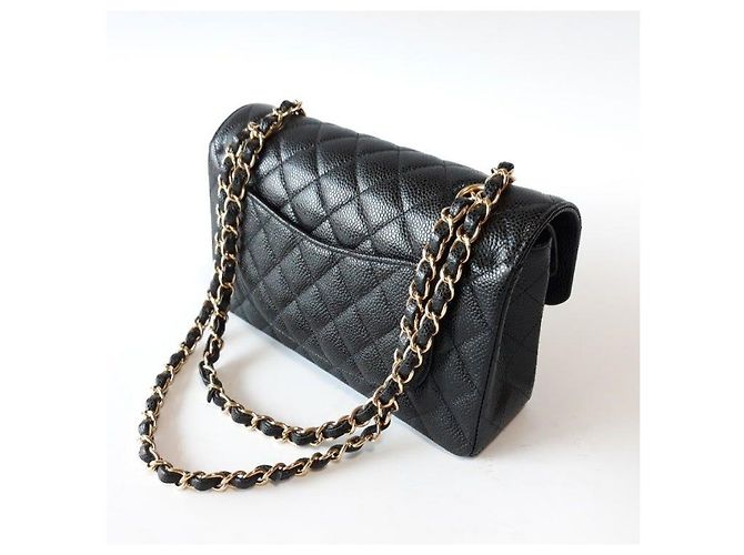 Chanel Piccola borsa a tracolla Classic in caviar nero con catena e finiture dorate - vista 4