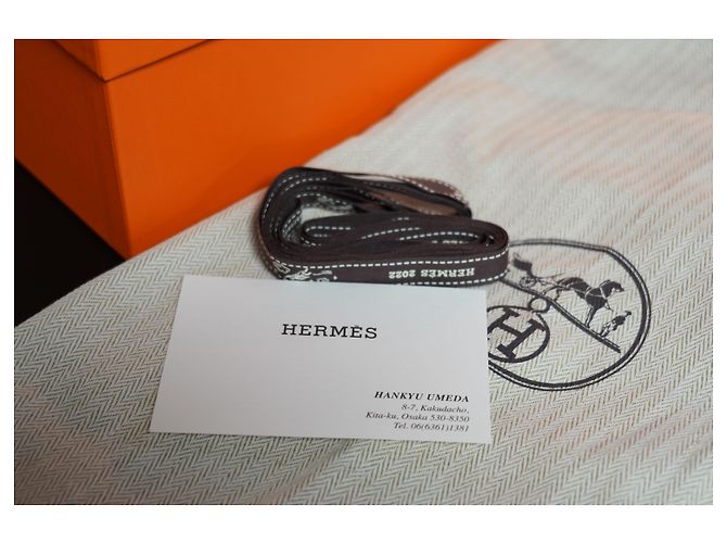 Hermès Mocasín Paris con hebilla plateada burdeos Roja - vista 11