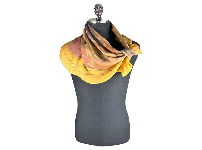 Louis Vuitton Sciarpa in chiffon di seta Logo Autumn Sky Senape Giallo - vista 2