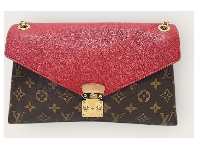 Louis Vuitton Borsa a tracolla Palace Chain in tela Monogram rossa Rosso - vista 2