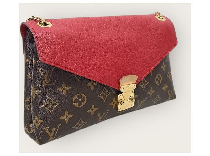 Louis Vuitton Borsa a tracolla Palace Chain in tela Monogram rossa Rosso - vista 4
