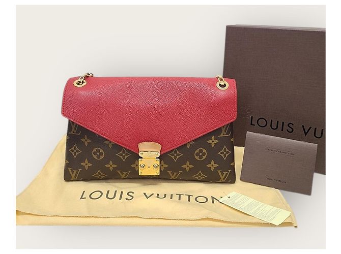 Louis Vuitton Borsa a tracolla Palace Chain in tela Monogram rossa Rosso - vista 8