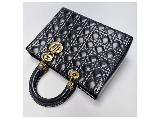 Dior Bolsa Tote Lady Black Patent Cannage Gold Hardware (Excelente, Large) Preto - vista 11