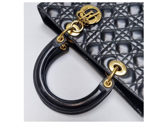 Dior Bolsa Tote Lady Black Patent Cannage Gold Hardware (Excelente, Large) Preto - vista 12
