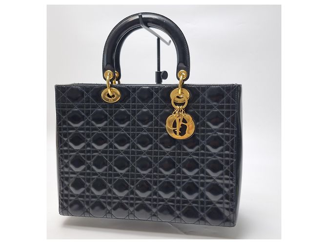 Dior Bolsa Tote Lady Black Patent Cannage Gold Hardware (Excelente, Large) Preto - vista 3