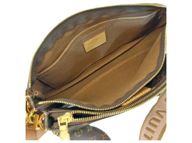 Louis Vuitton Borsa a tracolla Multi Pochette Accessoires in tela Monogram rosa LV - vista 4